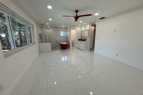 Villa ou maison à louer à Lauderhill, Floride: 3 chambres, 204.38 m2 № 1975961 - photo 21