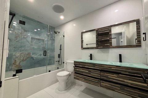 Villa ou maison à louer à Lauderhill, Floride: 3 chambres, 204.38 m2 № 1975961 - photo 23