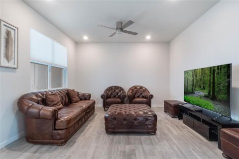 House in ISLES OF LAKE NONA in Orlando, Florida 3 bedrooms, 205.87 sq.m. № 1548396 - photo 8
