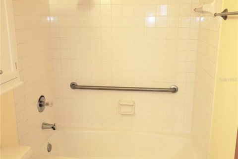 Condo in Gainesville, Florida, 1 bedroom  № 1744089 - photo 10