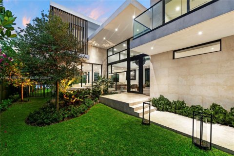 House in Miami Beach, Florida 6 bedrooms, 477.98 sq.m. № 1804135 - photo 4