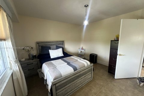 Condo in Pembroke Pines, Florida, 2 bedrooms  № 1755762 - photo 17