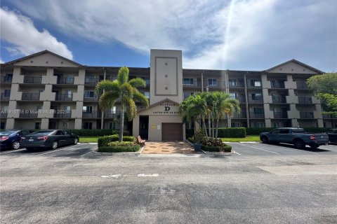 Condo in Pembroke Pines, Florida, 2 bedrooms  № 1755762 - photo 25