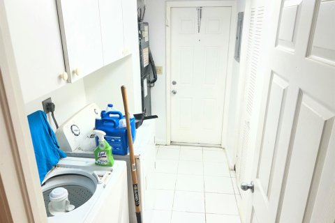 Купить виллу или дом в Уэст-Палм-Бич, Флорида 3 комнаты, 108.14м2, № 2083222 - фото 9