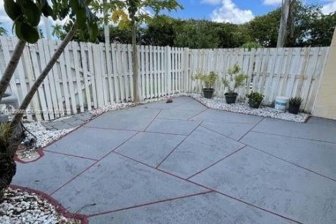 Townhouse in Cutler Bay, Florida 3 bedrooms № 1830528 - photo 13