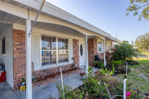 House in Sarasota, Florida 3 bedrooms, 155.52 sq.m. № 1634162 - photo 4