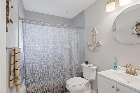 House in Sarasota, Florida 3 bedrooms, 155.52 sq.m. № 1634162 - photo 17