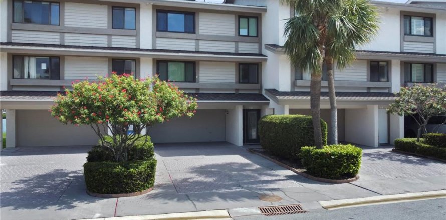 Adosado en Clearwater, Florida 4 dormitorios, 209.03 m2 № 1843501
