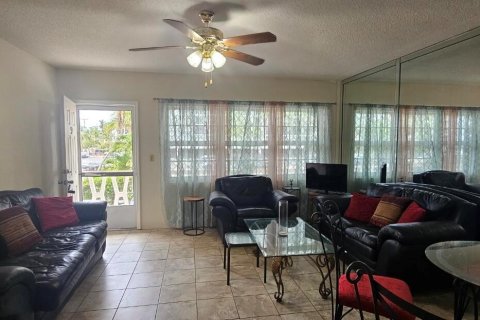 Appartement à louer à Hallandale Beach, Floride: 1 chambre, 46.45 m2 № 2280941 - photo 2