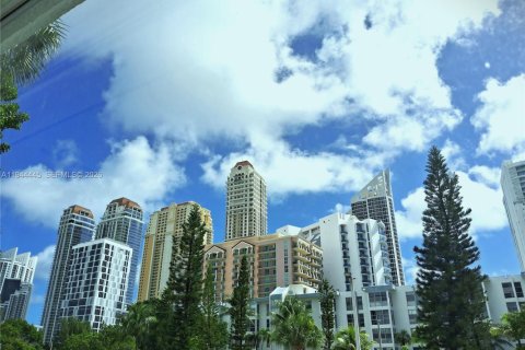 Condo in Sunny Isles Beach, Florida, 1 bedroom  № 2001887 - photo 4