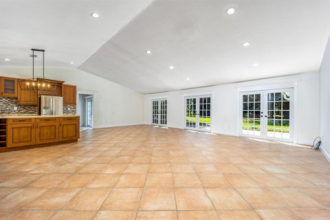 House in Palm City, Florida 3 bedrooms, 186.64 sq.m. № 2254519 - photo 9