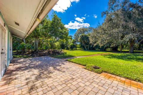 House in Palm City, Florida 3 bedrooms, 186.64 sq.m. № 2254519 - photo 7