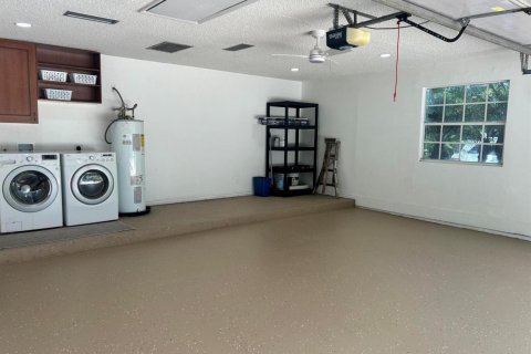 House in Palm City, Florida 3 bedrooms, 186.64 sq.m. № 2254519 - photo 27