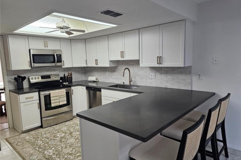 House in Bradenton, Florida 3 bedrooms, 220.92 sq.m. № 2098483 - photo 7