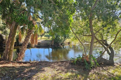 House in Bradenton, Florida 3 bedrooms, 220.92 sq.m. № 2098483