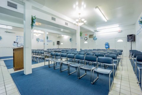 Propiedad comercial en venta en Miami, Florida № 1962007 - foto 4