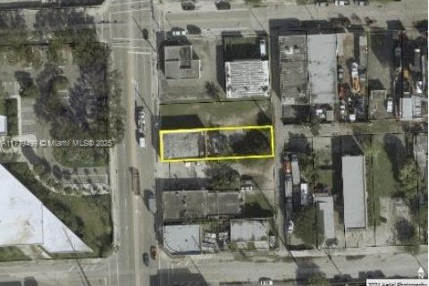 Propiedad comercial en venta en Miami, Florida № 1962007 - foto 7