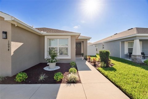 House in Auburndale, Florida 3 bedrooms, 120.59 sq.m. № 2379147 - photo 2