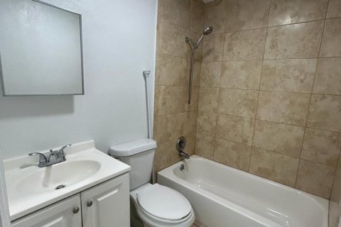 Appartement à louer à Pompano Beach, Floride: 2 chambres, 72.46 m2 № 2274013 - photo 11