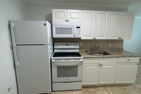 Appartement à louer à Pompano Beach, Floride: 2 chambres, 72.46 m2 № 2274013 - photo 3