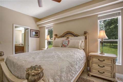 House in Lutz, Florida 4 bedrooms, 169.55 sq.m. № 2218846 - photo 20