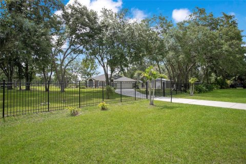 House in Lutz, Florida 4 bedrooms, 169.55 sq.m. № 2218846 - photo 6