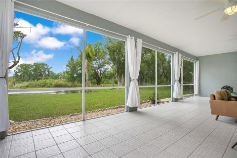 House in Lutz, Florida 4 bedrooms, 169.55 sq.m. № 2218846 - photo 3