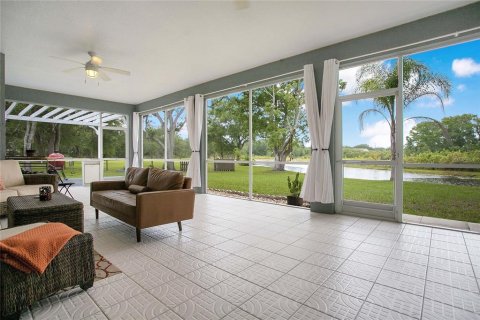 House in Lutz, Florida 4 bedrooms, 169.55 sq.m. № 2218846 - photo 2