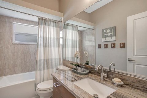 House in Lutz, Florida 4 bedrooms, 169.55 sq.m. № 2218846 - photo 24