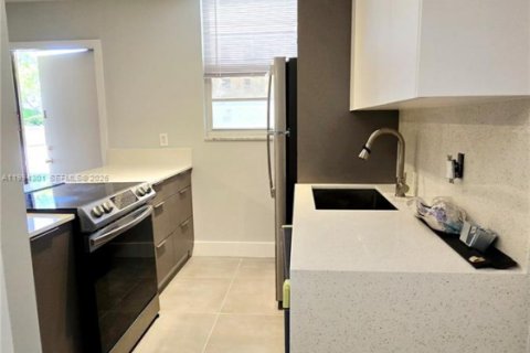 Condominio en venta en Hollywood, Florida, 1 dormitorio, 63.92 m2 № 2055874 - foto 5