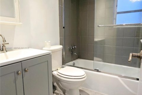 Condominio en venta en Hollywood, Florida, 1 dormitorio, 63.92 m2 № 2055874 - foto 12