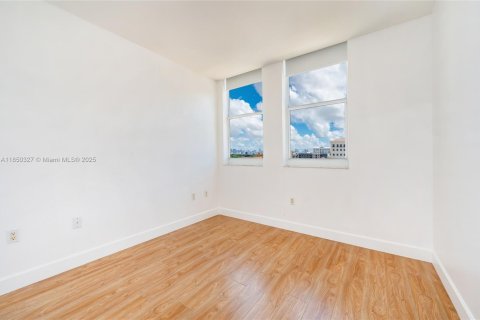 Condominio en alquiler en Coral Gables, Florida, 2 dormitorios, 99.03 m2 № 1855145 - foto 21