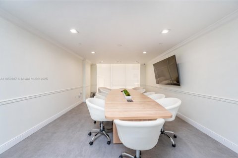 Condominio en alquiler en Coral Gables, Florida, 2 dormitorios, 99.03 m2 № 1855145 - foto 30