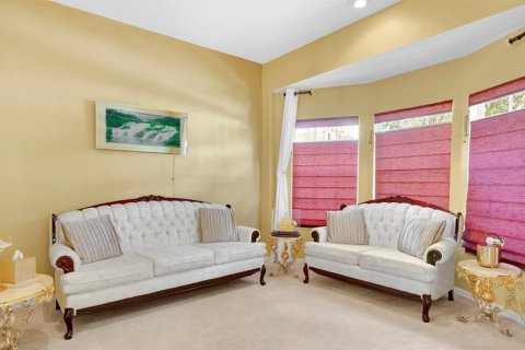 House in Lake Mary, Florida 5 bedrooms, 328.87 sq.m. № 2215368 - photo 9