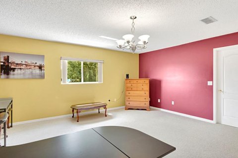 House in Lake Mary, Florida 5 bedrooms, 328.87 sq.m. № 2215368 - photo 27
