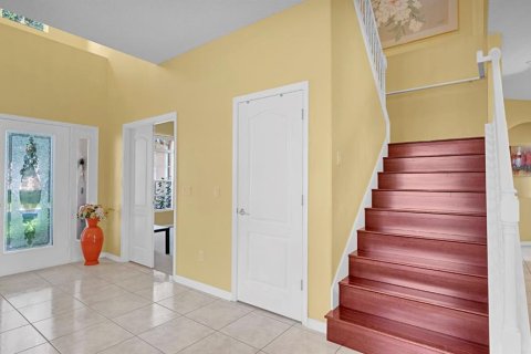 House in Lake Mary, Florida 5 bedrooms, 328.87 sq.m. № 2215368 - photo 25
