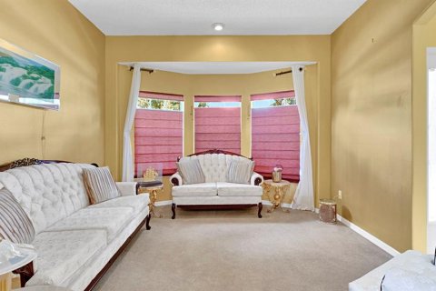 House in Lake Mary, Florida 5 bedrooms, 328.87 sq.m. № 2215368 - photo 8