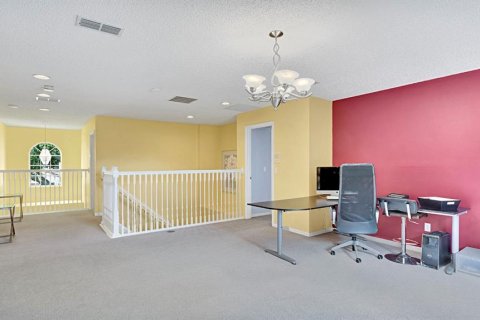 House in Lake Mary, Florida 5 bedrooms, 328.87 sq.m. № 2215368 - photo 26