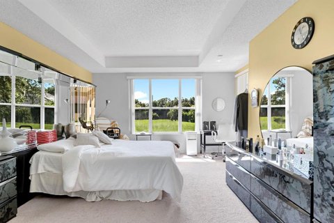 House in Lake Mary, Florida 5 bedrooms, 328.87 sq.m. № 2215368 - photo 10