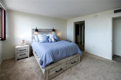 Condominio en alquiler en Treasure Island, Florida, 1 dormitorio, 82.22 m2 № 1736783 - foto 14