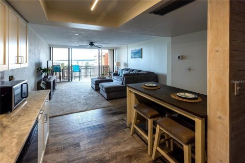 Condominio en alquiler en Treasure Island, Florida, 1 dormitorio, 82.22 m2 № 1736783 - foto 7