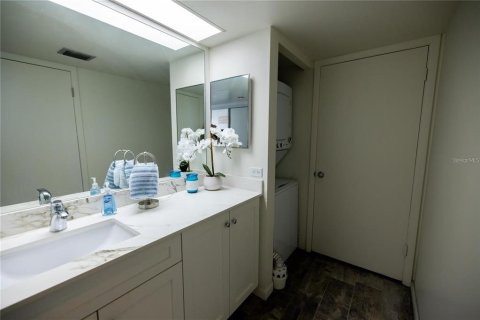 Condominio en alquiler en Treasure Island, Florida, 1 dormitorio, 82.22 m2 № 1736783 - foto 17
