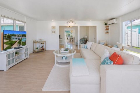 Купить виллу или дом в Мадейра - Бич, Флорида 3 комнаты, 123.75м2, № 2149094 - фото 29