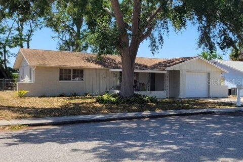 Casa en venta en Port Richey, Florida, 2 dormitorios, 120.59 m2 № 1657835 - foto 4