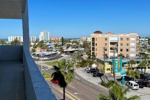 Condo in Treasure Island, Florida, 2 bedrooms  № 2237718 - photo 5