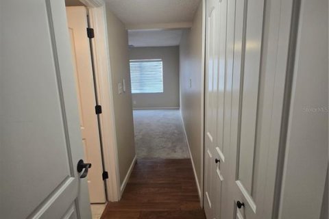 Condo in Treasure Island, Florida, 2 bedrooms  № 2237718 - photo 19