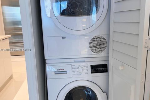 Купить кондоминиум в Майами-Бич, Флорида 55.74м2, № 1998219 - фото 8