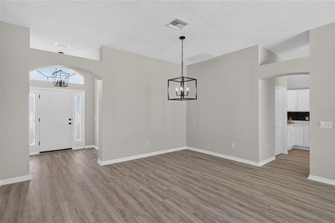 Casa en venta en The Villages, Florida, 3 dormitorios, 186.18 m2 № 2221622 - foto 19