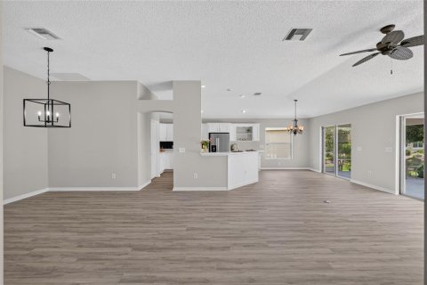 Casa en venta en The Villages, Florida, 3 dormitorios, 186.18 m2 № 2221622 - foto 16