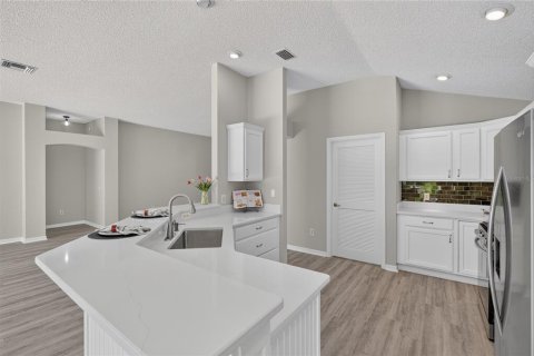 Casa en venta en The Villages, Florida, 3 dormitorios, 186.18 m2 № 2221622 - foto 25